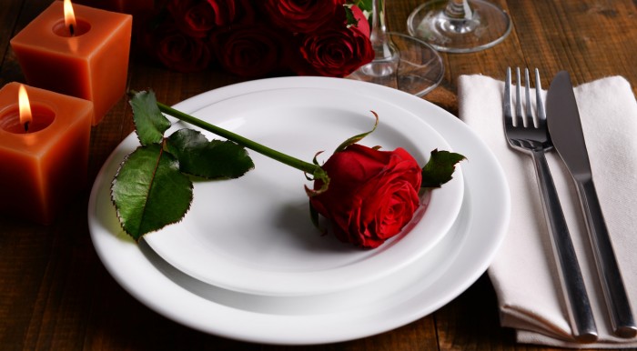 Don’t Skip Date Night: How to Eat Healthy When Dining Out